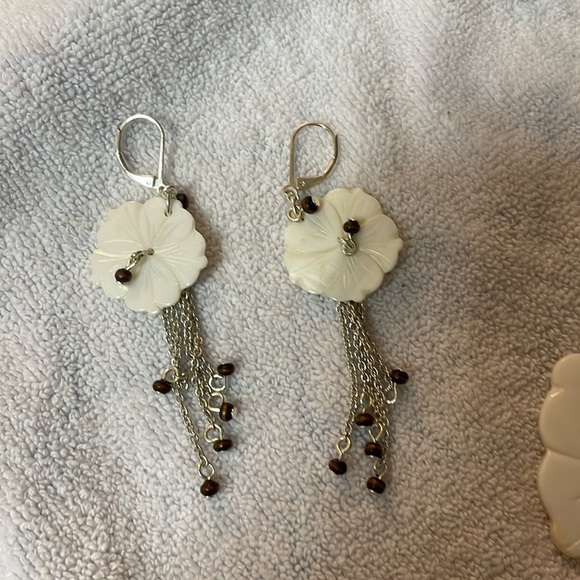 Necklace and earrings set - Picture 2 of 3